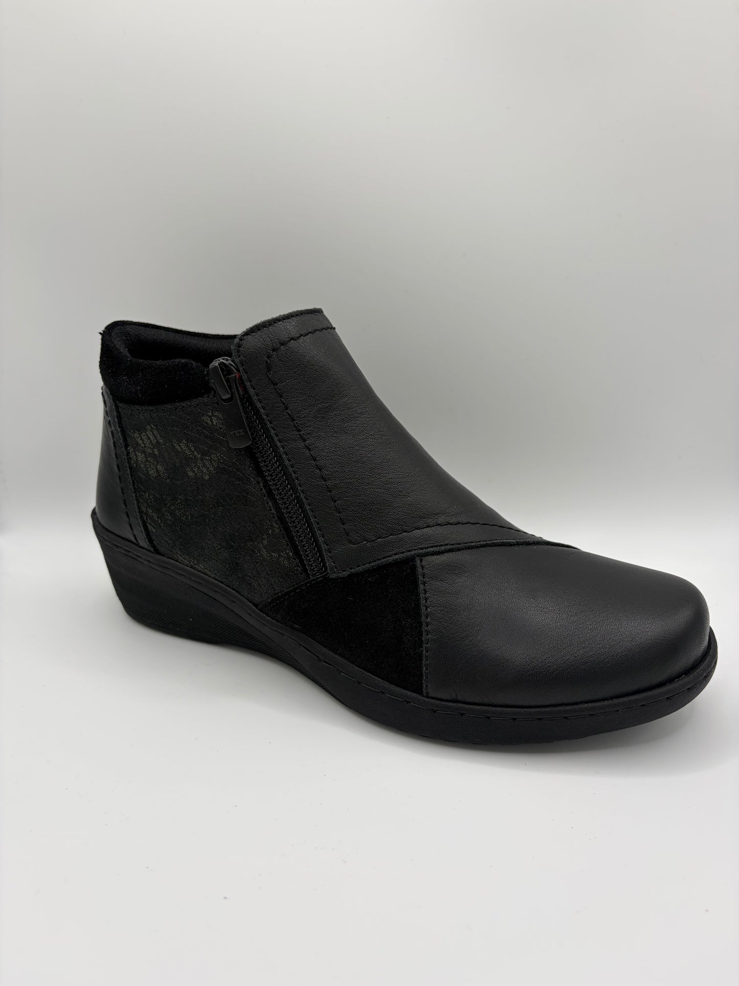 CP462-18 Black Combo