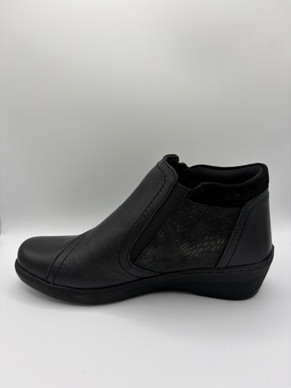 CP462-18 Black Combo
