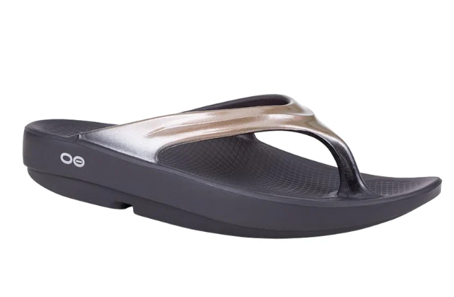 Oofos OOlala Luxe Thong Latte