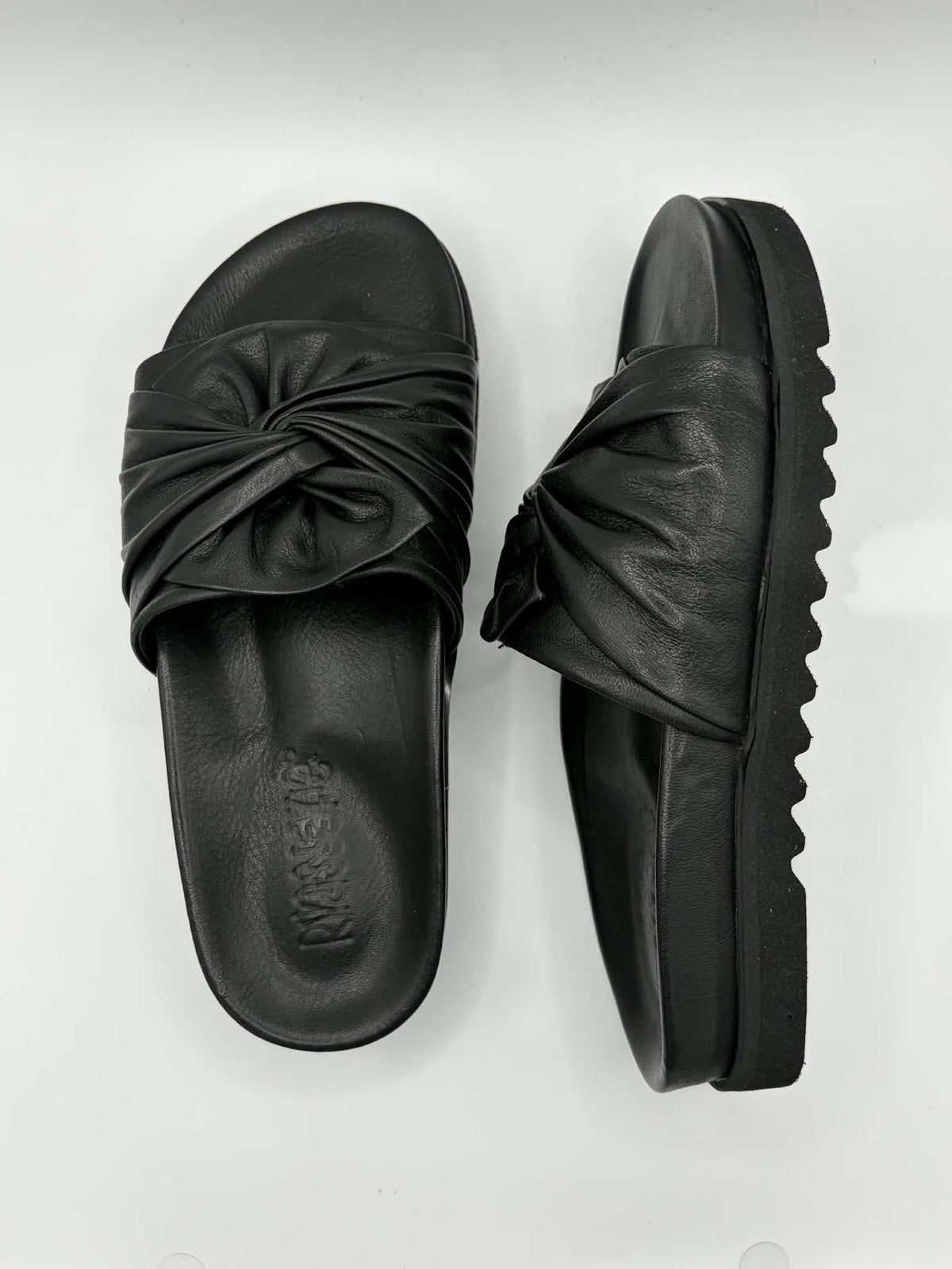 Tubist Black