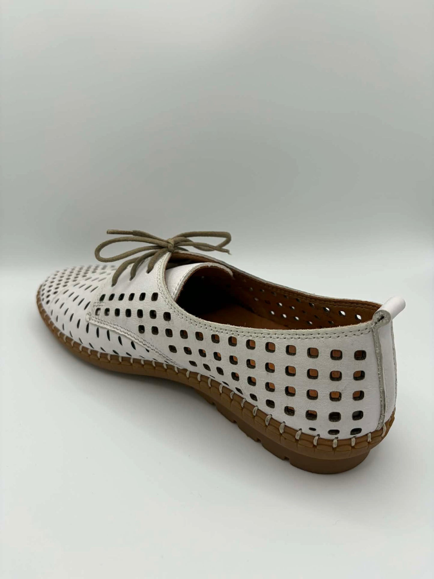 Kroon White
