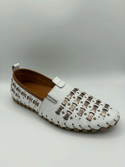 Totem White/Pewter