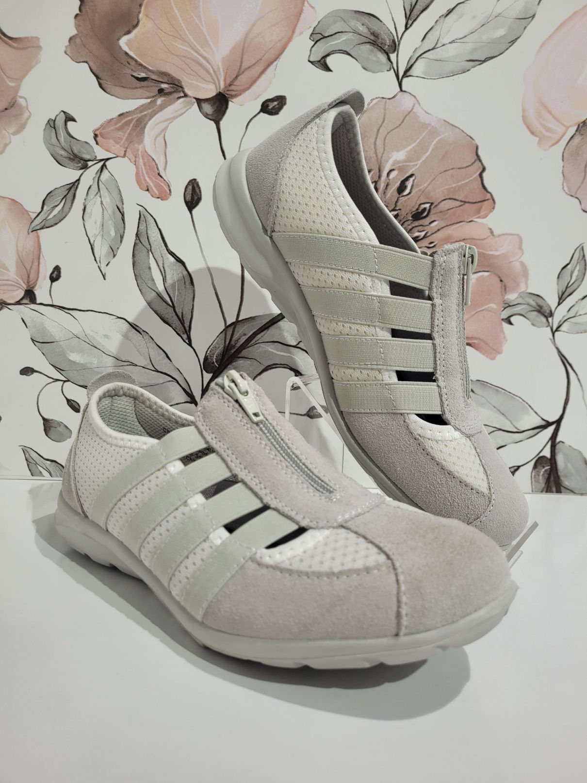 Christine Bone/taupe