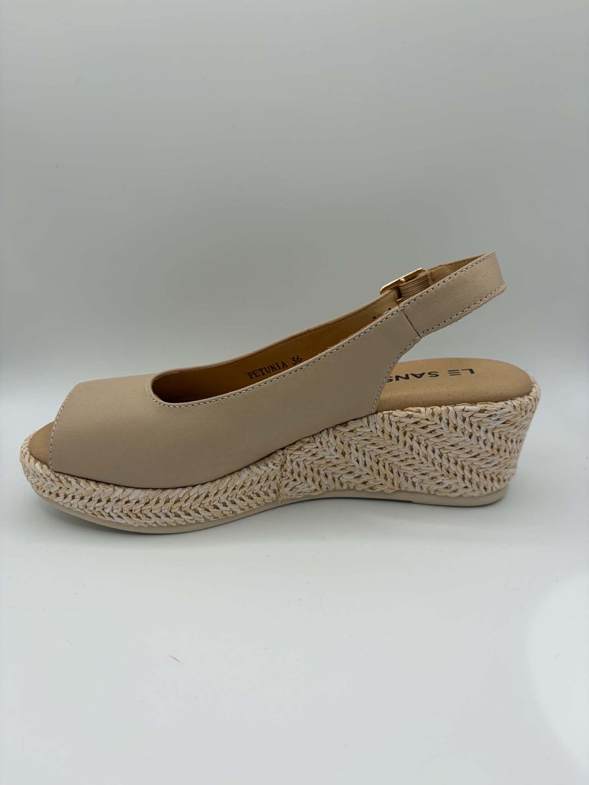 Petunia Beige