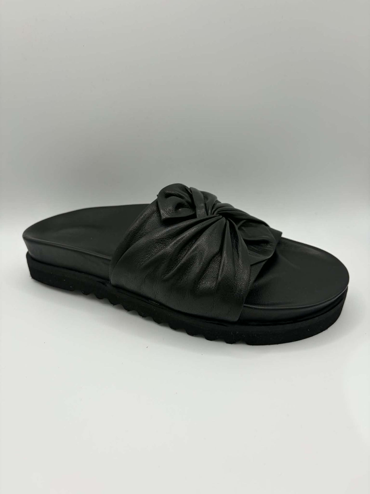 Tubist Black