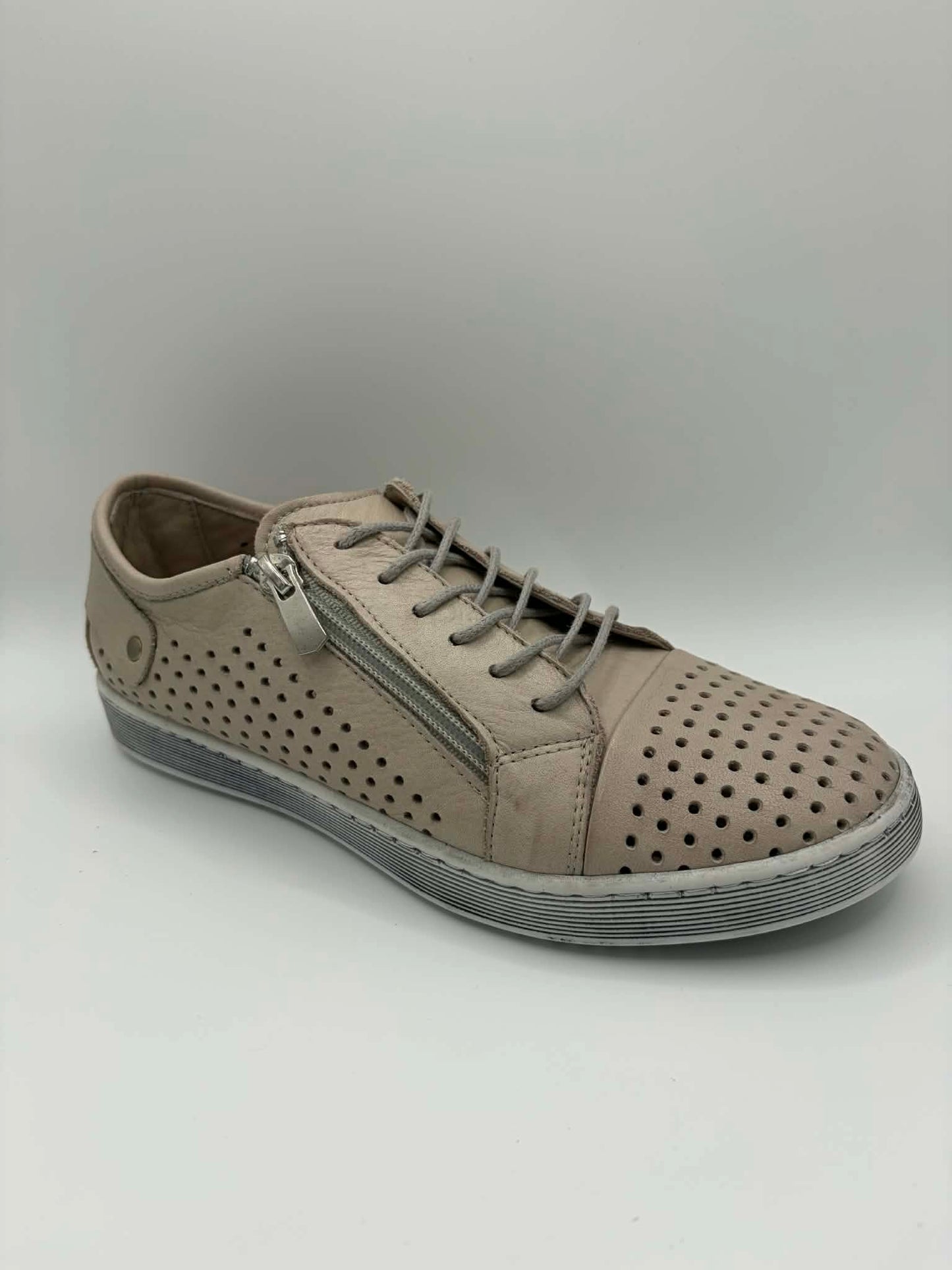 EG17 Taupe