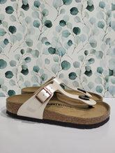 Load image into Gallery viewer, Gizeh Graceful Pearl by Birkenstock
