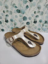 Load image into Gallery viewer, Gizeh Graceful Pearl by Birkenstock
